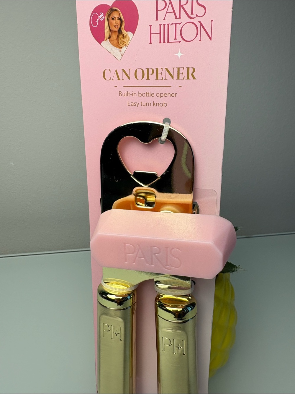 ✨ Paris Hilton Luxe Pink Can Opener with Heart Bottle Opener | NWT 💖 - Picture 4 of 5